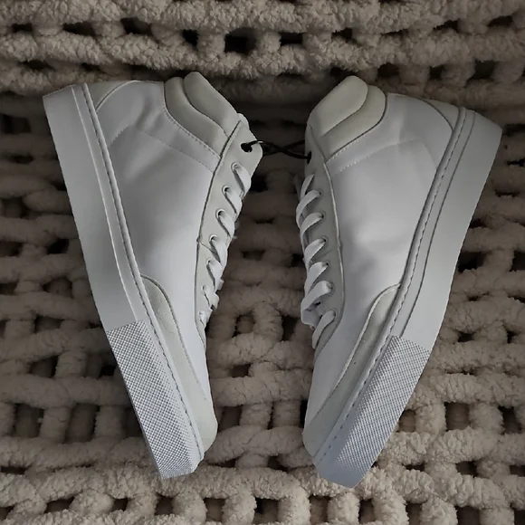 Loci Ten Vegan Logo High-Top Sneakers - Picture 8 of 16